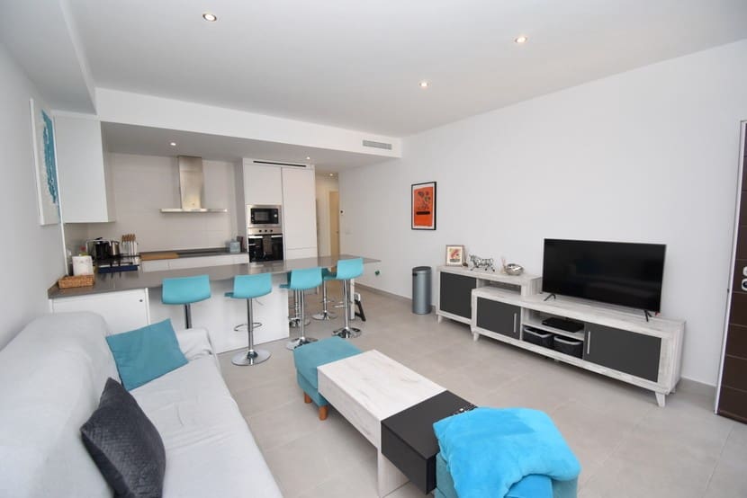 3 makuuhuone Omakotitalo myytävänä paikassa San Pedro del Pinatar mukana uima-altaan - 309 999 € (Ref: 9317322)