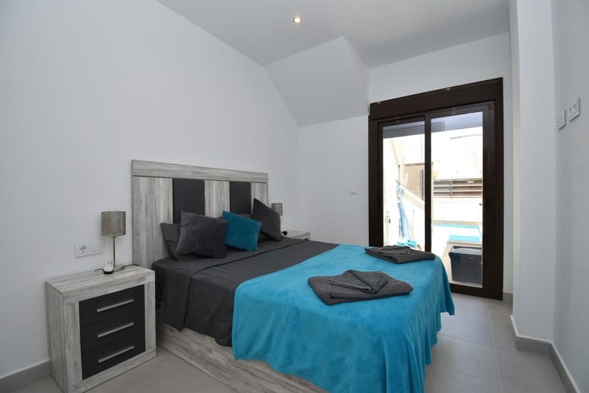 3 makuuhuone Omakotitalo myytävänä paikassa San Pedro del Pinatar mukana uima-altaan - 309 999 € (Ref: 9317322)