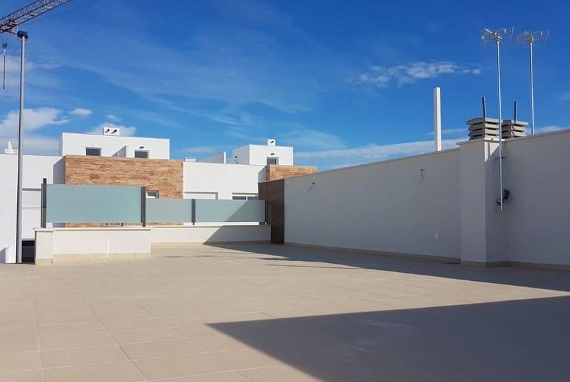 3 makuuhuone Omakotitalo myytävänä paikassa San Pedro del Pinatar mukana uima-altaan - 309 999 € (Ref: 9317322)