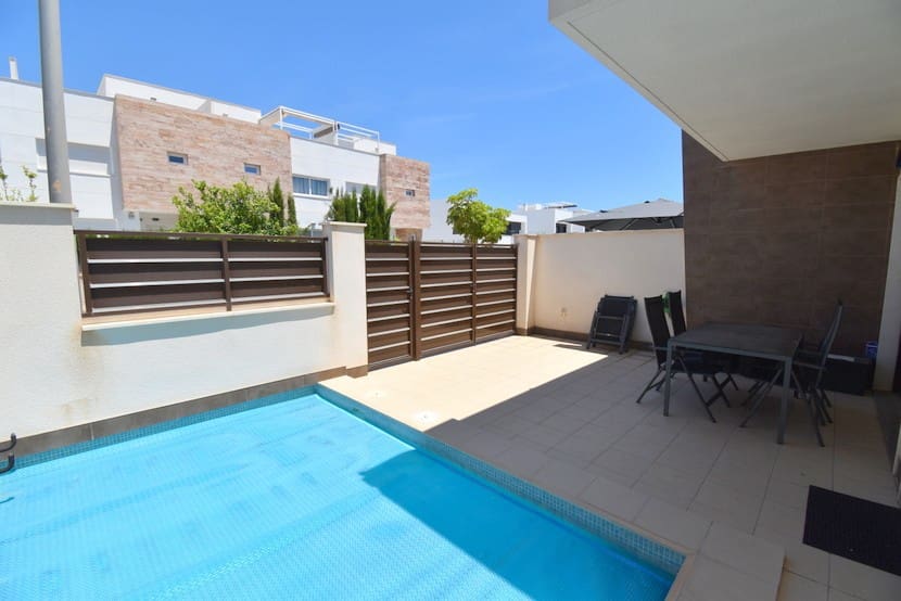 3 makuuhuone Omakotitalo myytävänä paikassa San Pedro del Pinatar mukana uima-altaan - 309 999 € (Ref: 9317322)