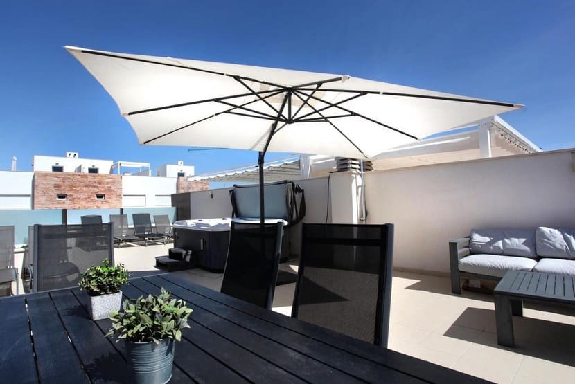 3 makuuhuone Omakotitalo myytävänä paikassa San Pedro del Pinatar mukana uima-altaan - 309 999 € (Ref: 9317322)