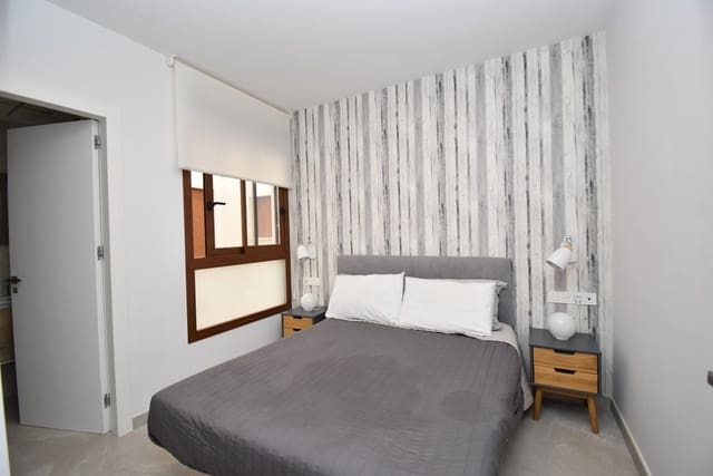 2 bedroom Apartment for sale in Playa de los Locos, Torrevieja with pool - € 239,999 (Ref: 9317325)