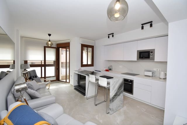 2 bedroom Apartment for sale in Playa de los Locos, Torrevieja with pool - € 239,999 (Ref: 9317325)