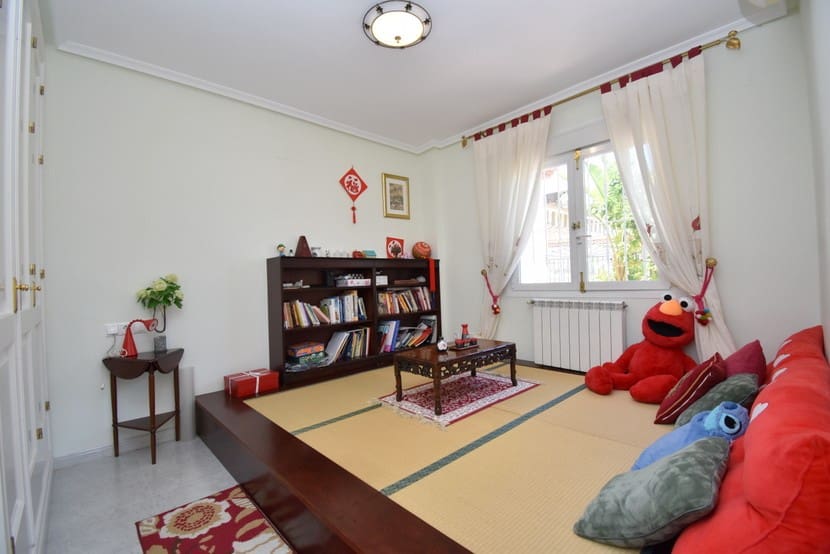 4 slaapkamer Villa te koop in Campoamor met zwembad - € 860.000 (Ref: 9317327)