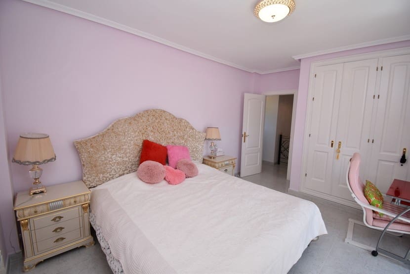 4 slaapkamer Villa te koop in Campoamor met zwembad - € 860.000 (Ref: 9317327)