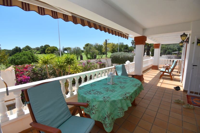 4 slaapkamer Villa te koop in Campoamor met zwembad - € 860.000 (Ref: 9317327)