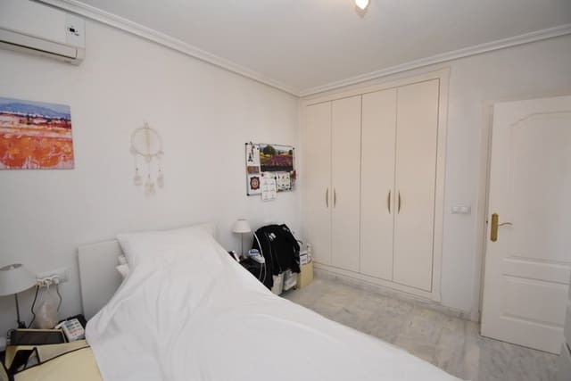 Apartamento de 2 habitaciones en Villamartin, Orihuela en venta con piscina - 179.999 € (Ref: 9317330)