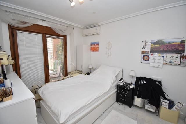 Apartamento de 2 habitaciones en Villamartin, Orihuela en venta con piscina - 179.999 € (Ref: 9317330)