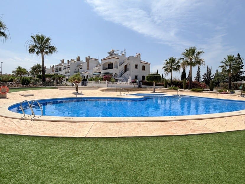 Apartamento de 2 habitaciones en Villamartin en venta con piscina - 179.999 € (Ref: 9317330)