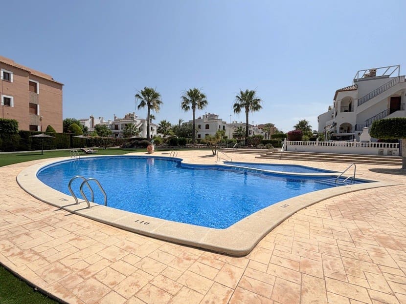 Apartamento de 2 habitaciones en Villamartin en venta con piscina - 179.999 € (Ref: 9317330)