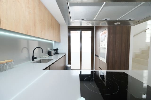 3 bedroom Villa for sale in Villamartin, Orihuela with pool - € 269,995 (Ref: 9321587)