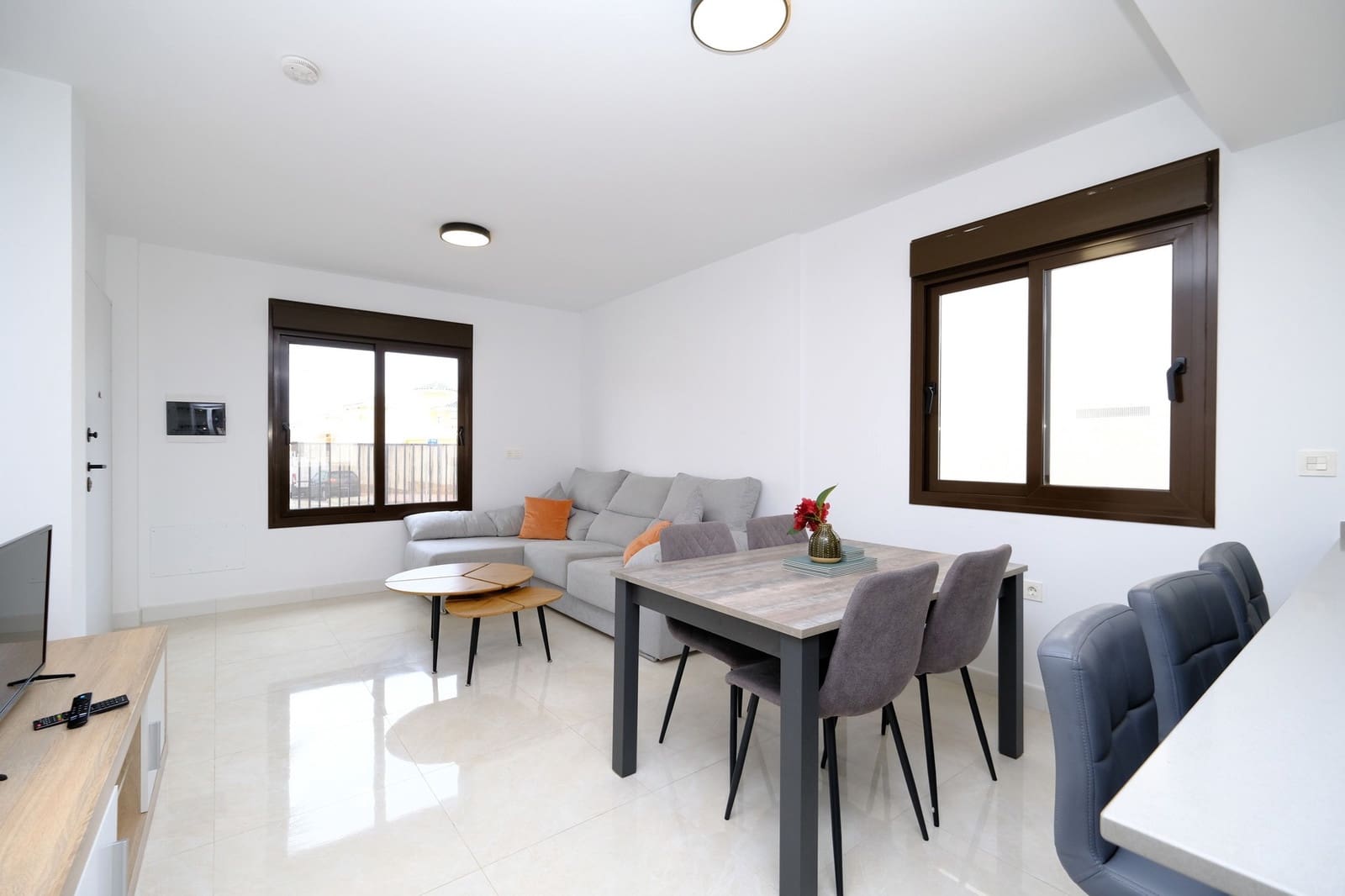 3 bedroom Villa for sale in Villamartin with pool - € 269,995 (Ref: 9321587)