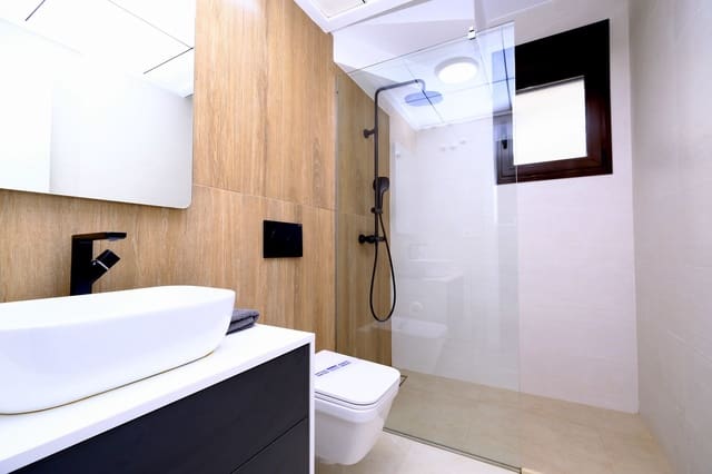 3 bedroom Villa for sale in Villamartin, Orihuela with pool - € 269,995 (Ref: 9321587)