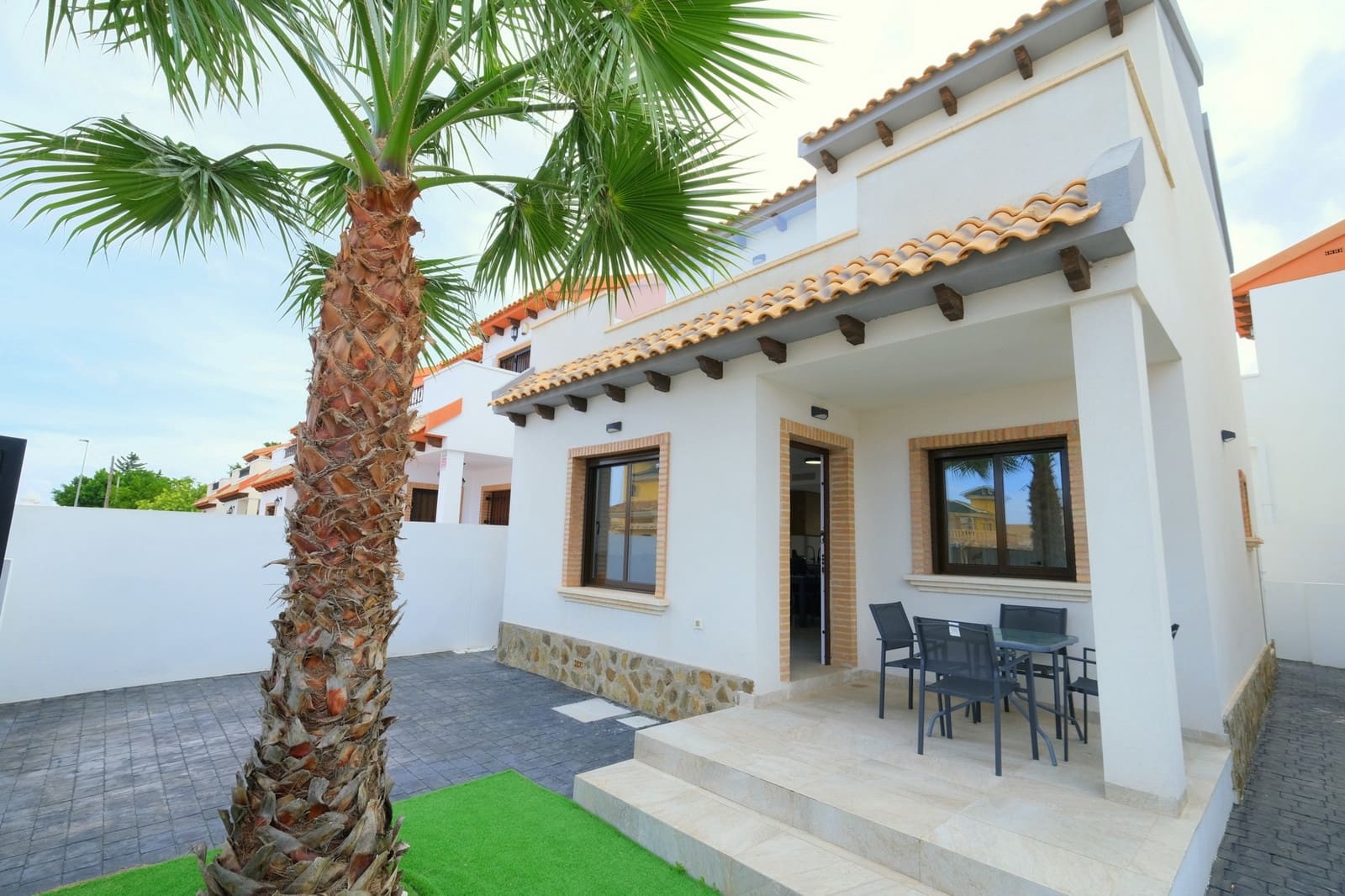 3 bedroom Villa for sale in Villamartin with pool - € 269,995 (Ref: 9321587)