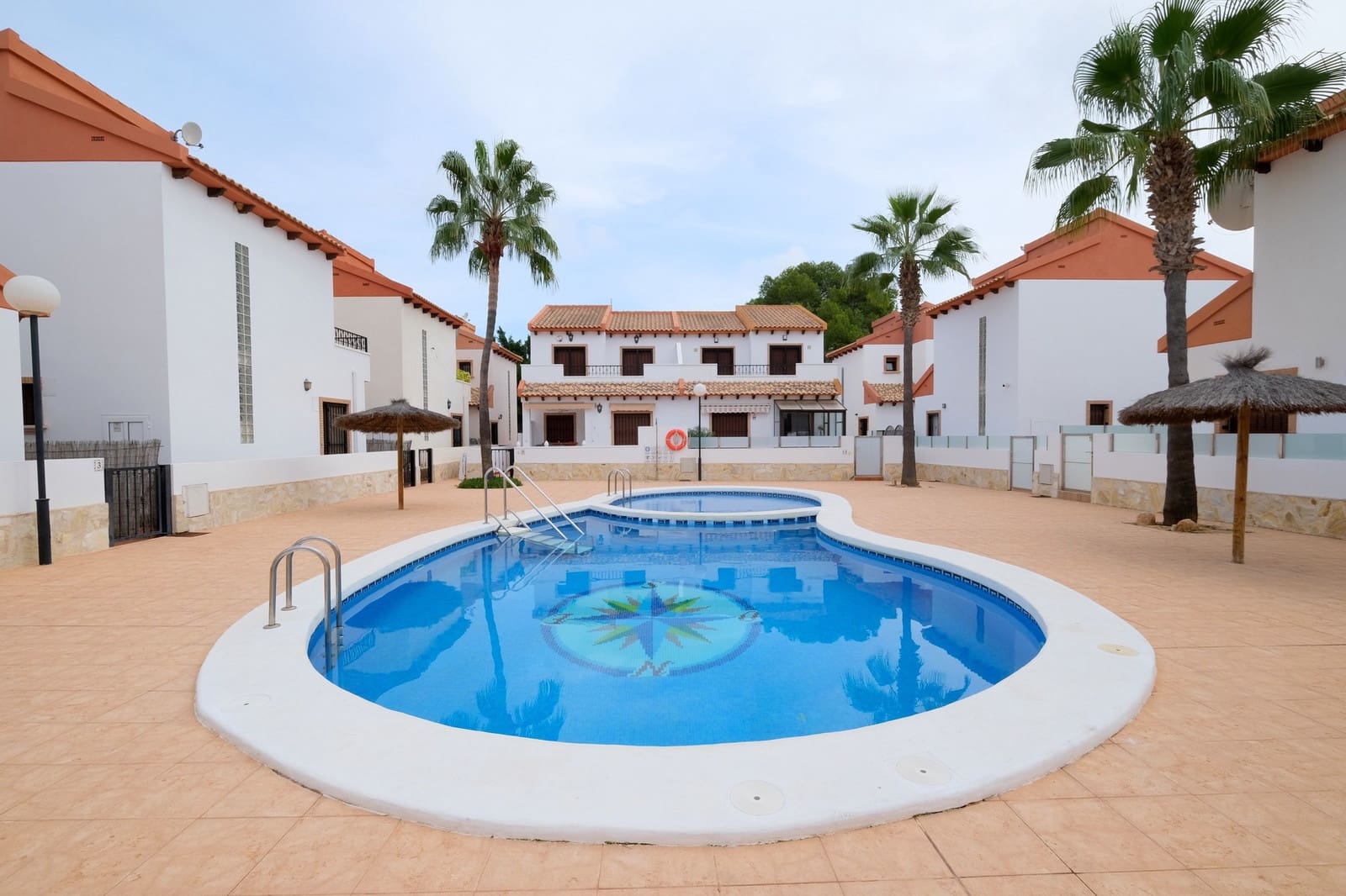 3 bedroom Villa for sale in Villamartin with pool - € 269,995 (Ref: 9321587)