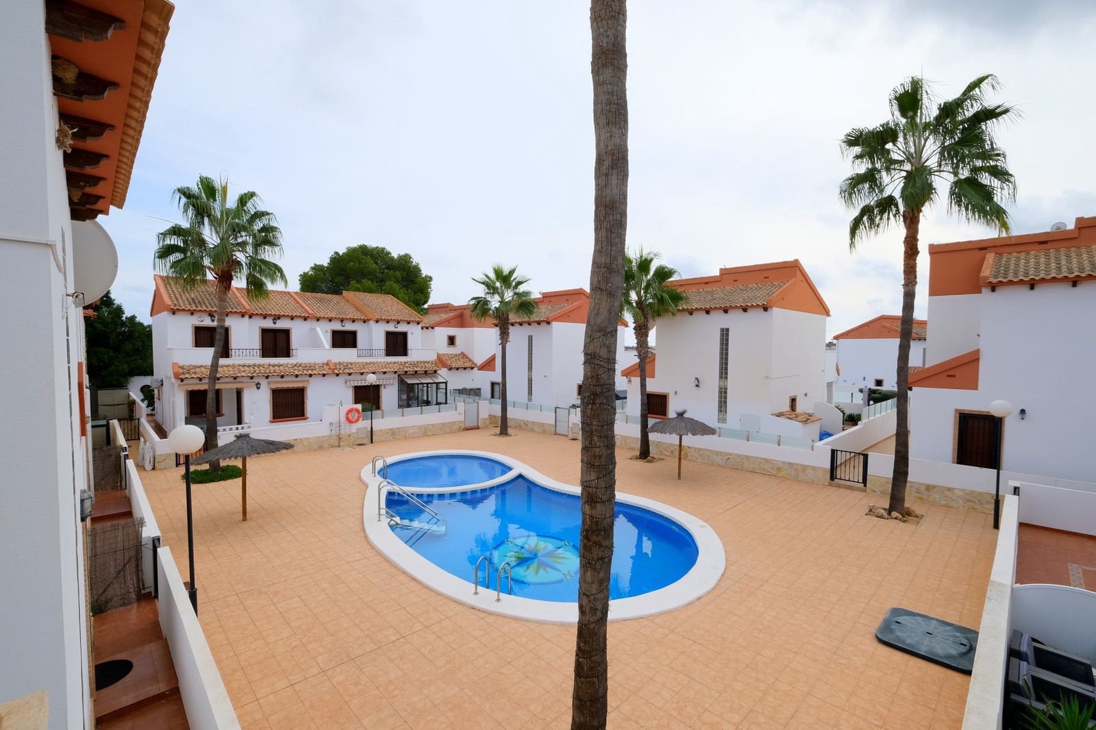 3 bedroom Villa for sale in Villamartin with pool - € 269,995 (Ref: 9321587)