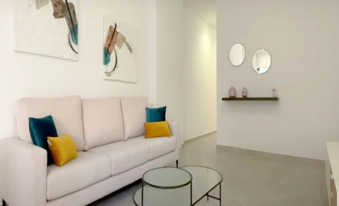 2 bedroom Apartment for sale in Torrevieja with pool - € 300,000 (Ref: 9321589)