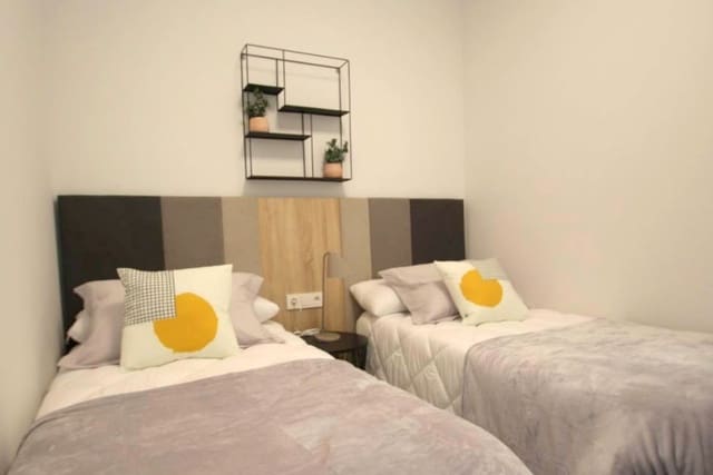 2 slaapkamer Appartement te koop in Las Piscinas Naturales, Torrevieja met zwembad - € 300.000 (Ref: 9321589)