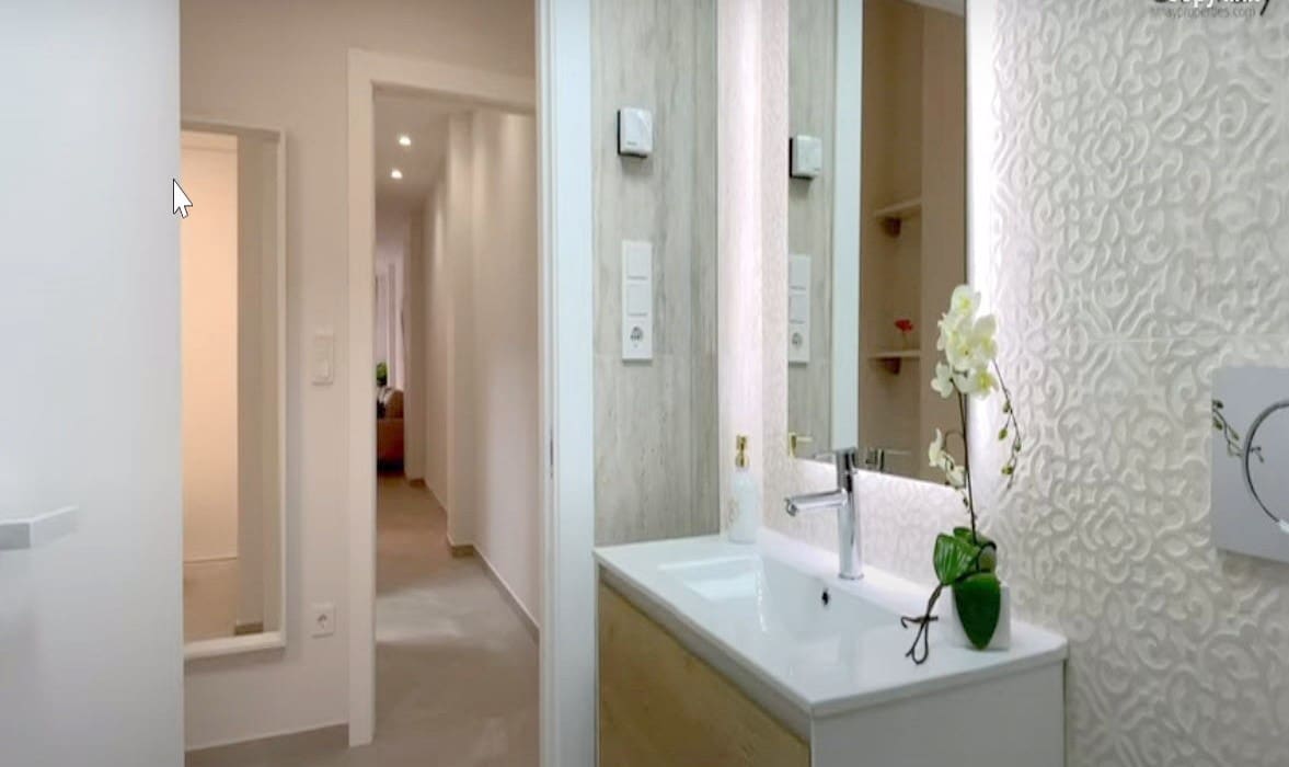 2 bedroom Apartment for sale in Torrevieja with pool - € 300,000 (Ref: 9321589)