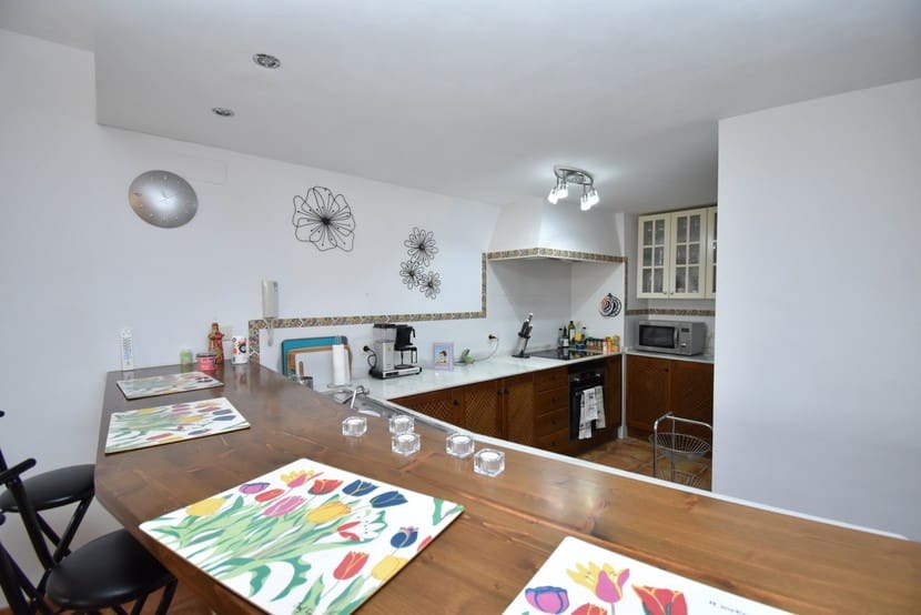 2 slaapkamer Appartement te koop in Punta Prima met zwembad - € 299.995 (Ref: 9321591)