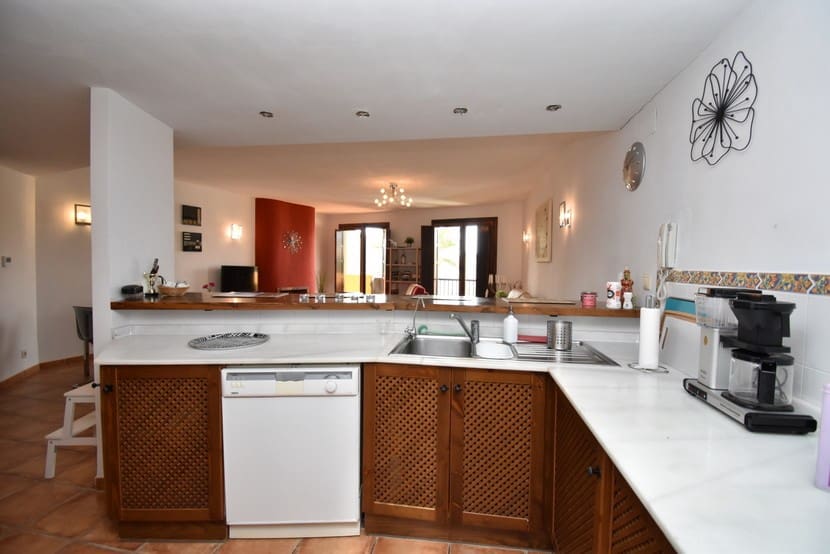 2 slaapkamer Appartement te koop in Punta Prima met zwembad - € 299.995 (Ref: 9321591)