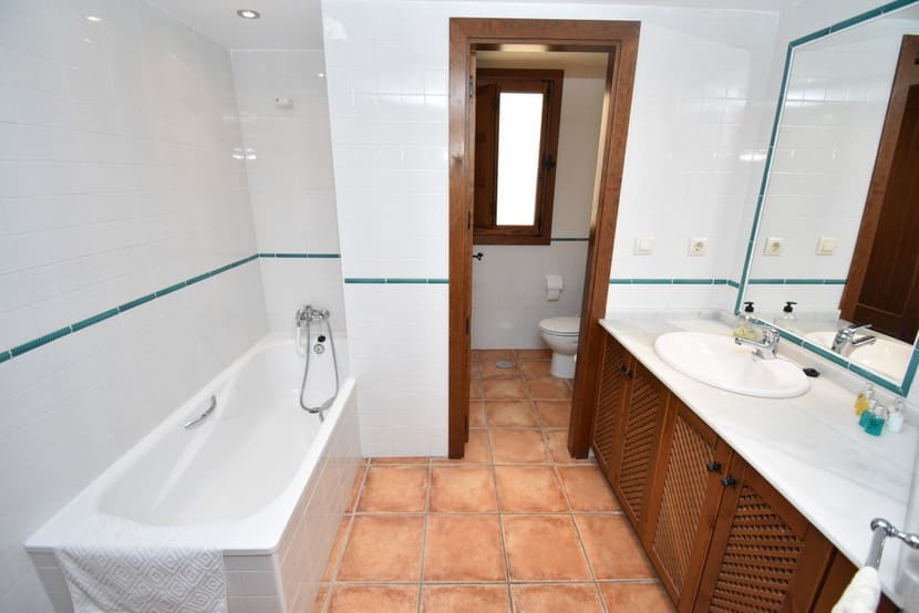 2 slaapkamer Appartement te koop in Punta Prima met zwembad - € 299.995 (Ref: 9321591)