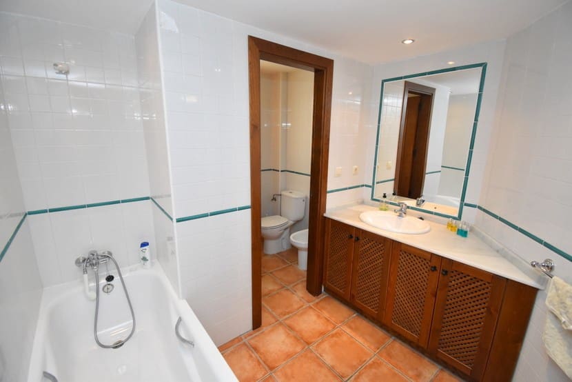 2 slaapkamer Appartement te koop in Punta Prima met zwembad - € 299.995 (Ref: 9321591)