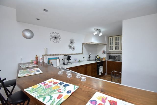 2 slaapkamer Appartement te koop in Punta Prima, Torrevieja met zwembad - € 299.995 (Ref: 9321591)