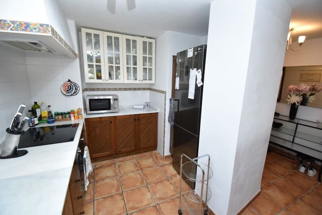 2 slaapkamer Appartement te koop in Punta Prima, Torrevieja met zwembad - € 299.995 (Ref: 9321591)