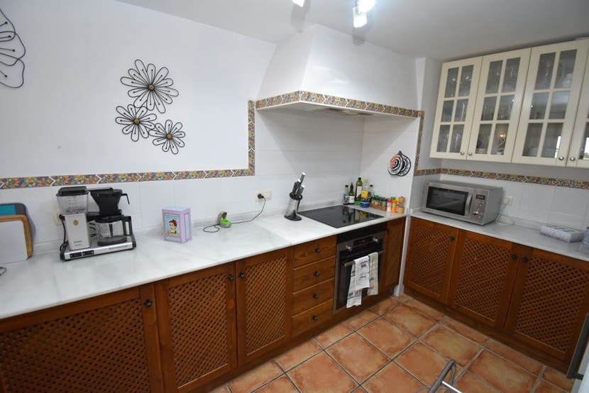 2 slaapkamer Appartement te koop in Punta Prima met zwembad - € 299.995 (Ref: 9321591)