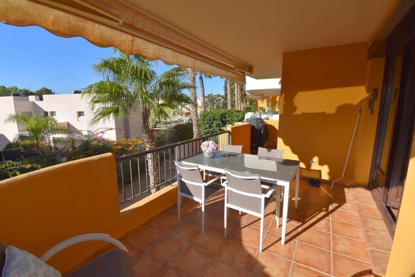 2 slaapkamer Appartement te koop in Punta Prima met zwembad - € 299.995 (Ref: 9321591)