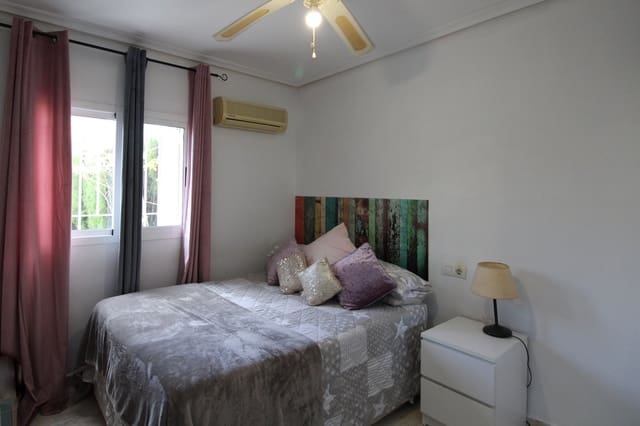 3 soverom Hus til salgs i Playa Flamenca, Orihuela med svømmebasseng - € 379 900 (Ref: 9324241)