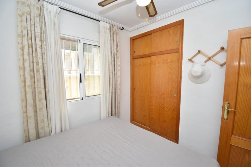 2 slaapkamer Villa te koop in Los Altos met zwembad - € 250.000 (Ref: 9324242)