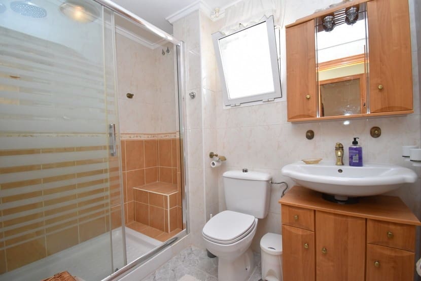 2 slaapkamer Villa te koop in Los Altos met zwembad - € 250.000 (Ref: 9324242)