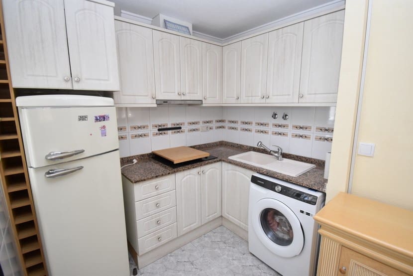 2 slaapkamer Villa te koop in Los Altos met zwembad - € 250.000 (Ref: 9324242)