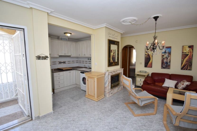 2 slaapkamer Villa te koop in Los Altos met zwembad - € 250.000 (Ref: 9324242)