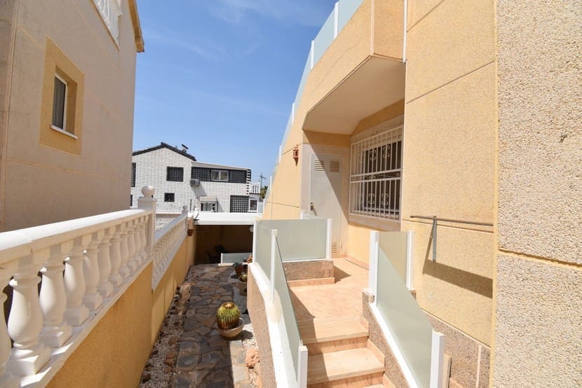 2 slaapkamer Villa te koop in Los Altos met zwembad - € 250.000 (Ref: 9324242)