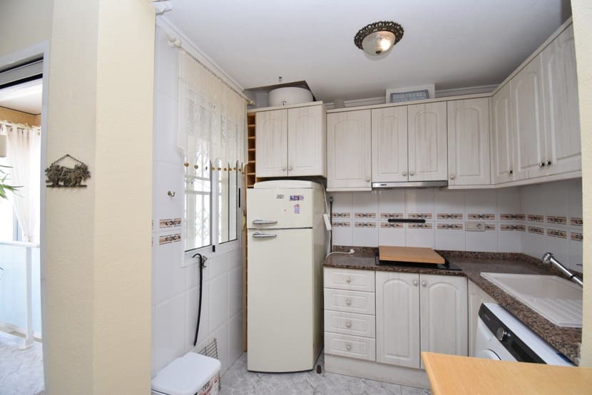 2 slaapkamer Villa te koop in Los Altos met zwembad - € 250.000 (Ref: 9324242)