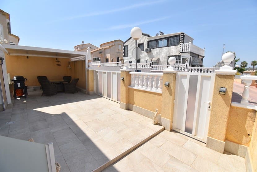 2 slaapkamer Villa te koop in Los Altos met zwembad - € 250.000 (Ref: 9324242)