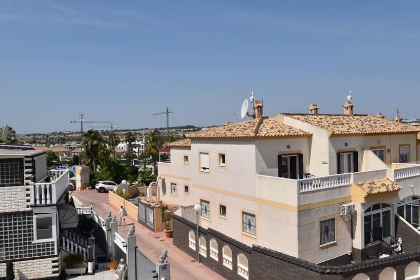 2 slaapkamer Villa te koop in Los Altos met zwembad - € 250.000 (Ref: 9324242)