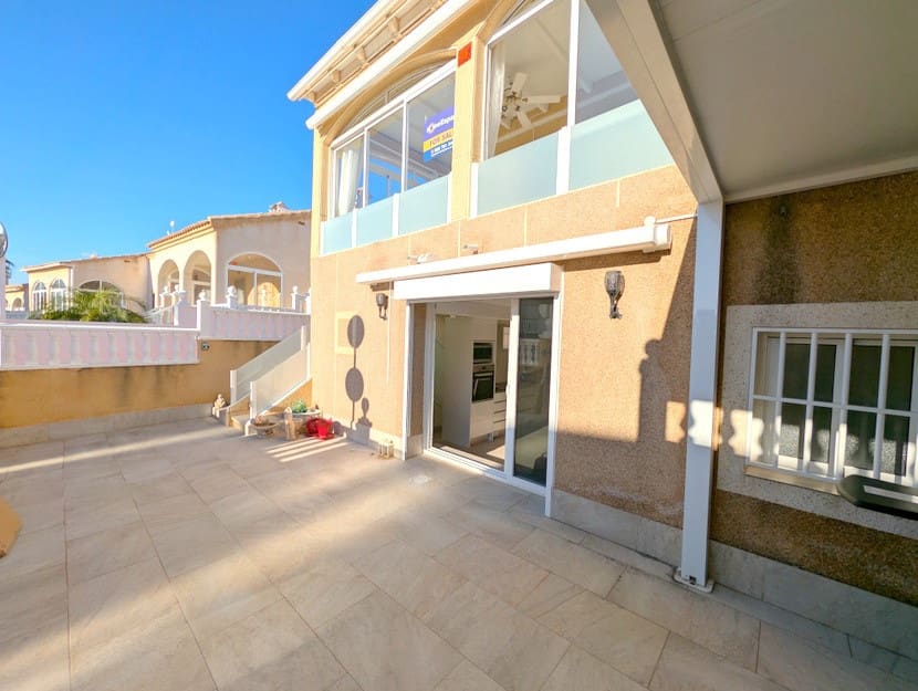 2 bedroom Villa for sale in Los Altos with pool - € 249,999 (Ref: 9324242)