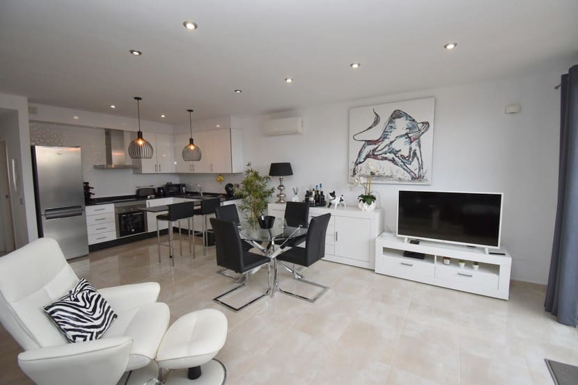 2 slaapkamer Appartement te koop in Cabo Roig met zwembad - € 199.950 (Ref: 9326079)