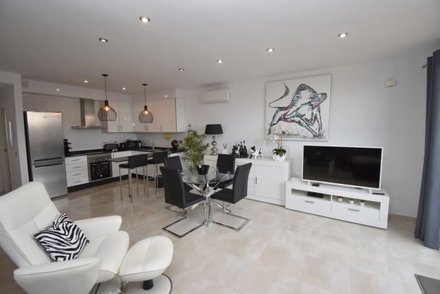 2 slaapkamer Appartement te koop in Cabo Roig, Orihuela met zwembad - € 199.950 (Ref: 9326079)