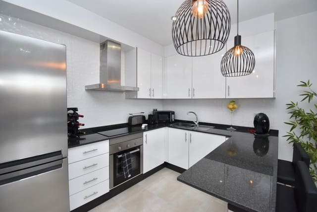 2 slaapkamer Appartement te koop in Cabo Roig, Orihuela met zwembad - € 199.950 (Ref: 9326079)