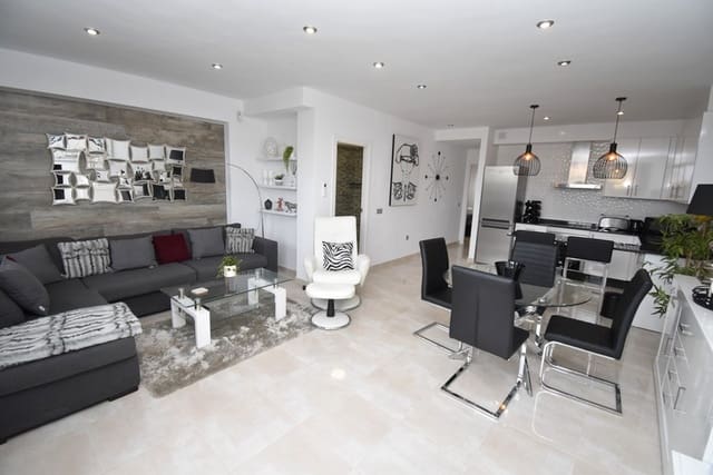 2 slaapkamer Appartement te koop in Cabo Roig, Orihuela met zwembad - € 199.950 (Ref: 9326079)