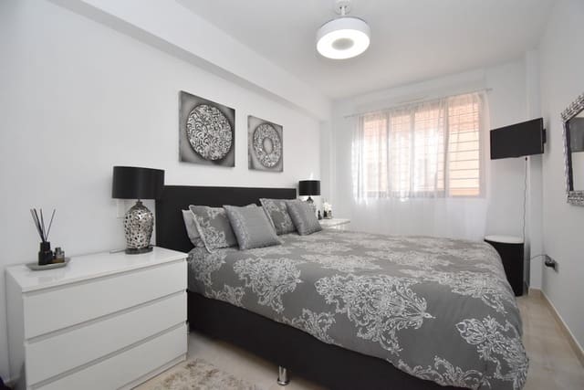 2 slaapkamer Appartement te koop in Cabo Roig, Orihuela met zwembad - € 199.950 (Ref: 9326079)