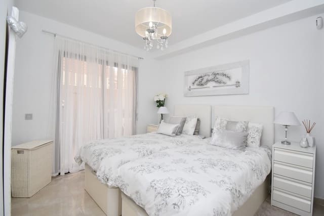 2 slaapkamer Appartement te koop in Cabo Roig, Orihuela met zwembad - € 199.950 (Ref: 9326079)