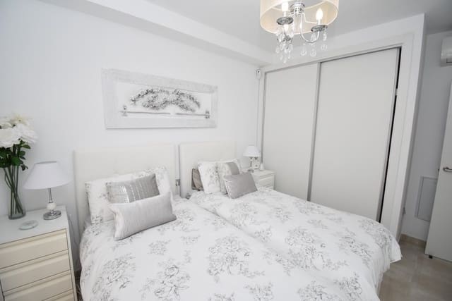 2 slaapkamer Appartement te koop in Cabo Roig, Orihuela met zwembad - € 199.950 (Ref: 9326079)