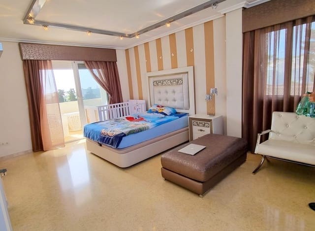 5 bedroom Villa for sale in Cañada del Molino, Torrevieja with pool - € 1,170,000 (Ref: 9326080)