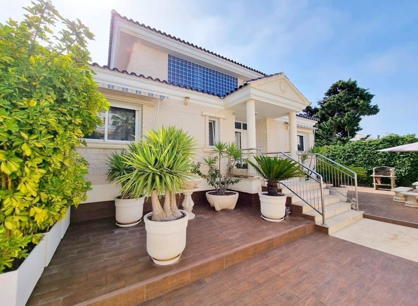 5 soveværelse Villa til salg i La Mata med swimmingpool - € 1.170.000 (Ref: 9326080)